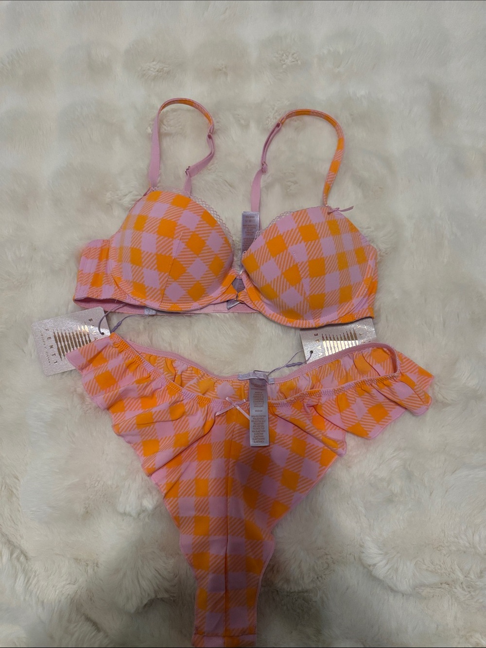 Pink & Orange Savage x Fenty Set
Bra:  34C
Bottom: Size Medium